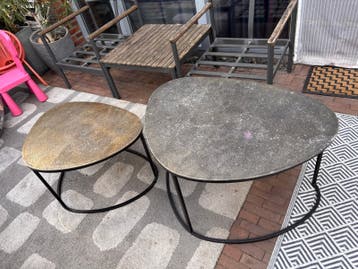 GRATIS Set van 2 salontafels, industrieel design