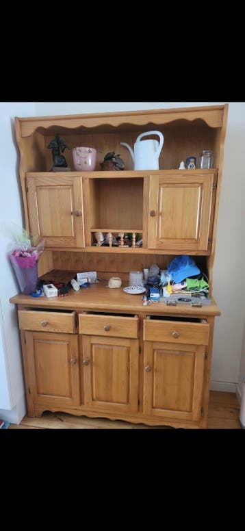 servieskast H1.85 , B1.15, D48 onder 30 bovenkant