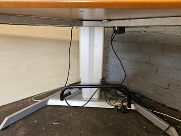 gratis op te halen!! Hloekbureau in
