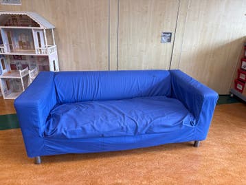 IKEA bank met blauwe hoes