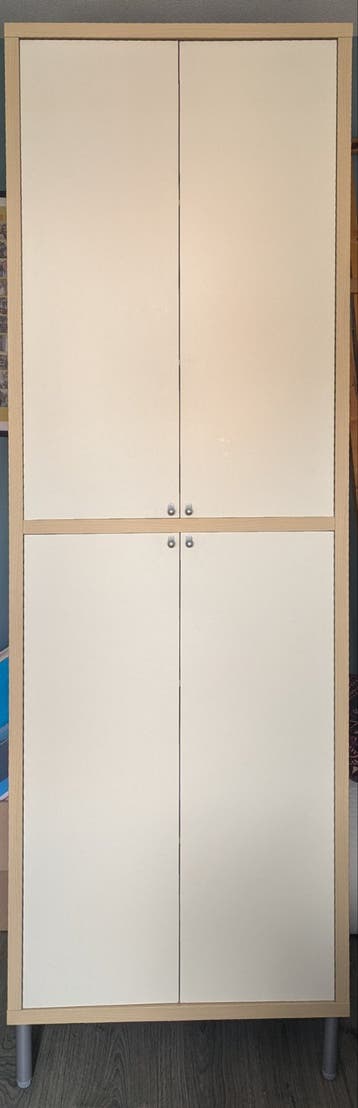 Hoge kast met deuren en planken - 212x70x40 cm