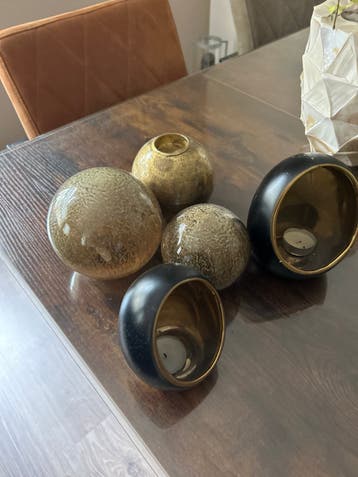 Decoratieve bollen en waxinelichthouders