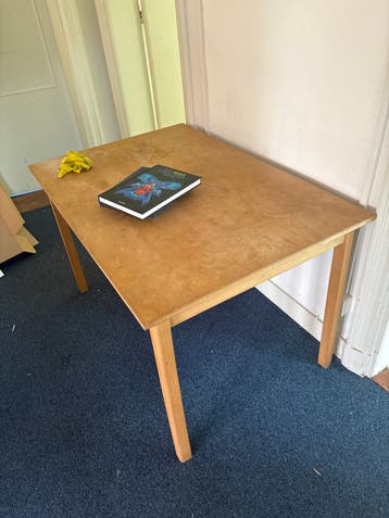 Gratis kleine tafel - Ideaal als bijzettafel of bureau