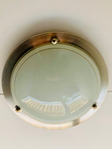 Gratis: plafondlamp (28cm doorsnee) inclusief fitting!