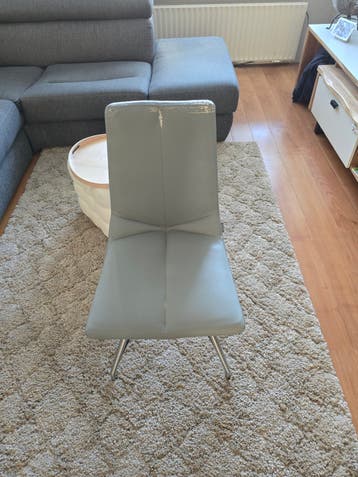 Gratis af te halen: 4 Xooon stoelen (2 leer, 2 half leer)