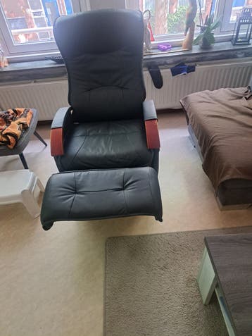 Zwarte leren relaxfauteuil met voetenbank