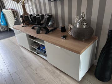 Mooi meubel voor tv oid. GRATIS!!