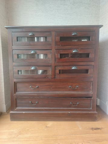 Teakhouten apothekerskast in koloniale stijl met 8 laden