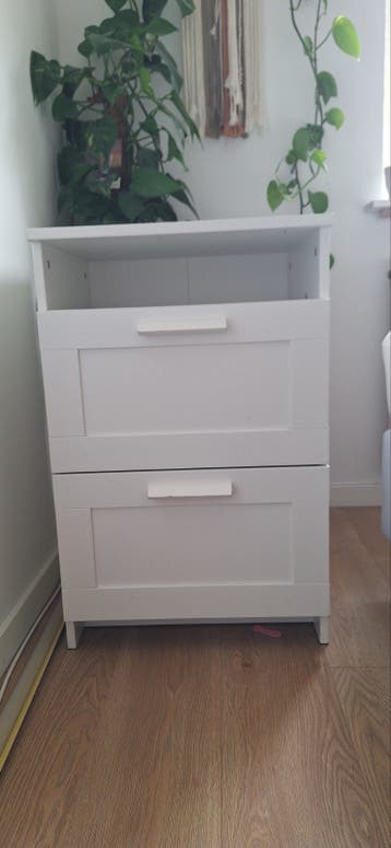 Nachtkastje van Ikea