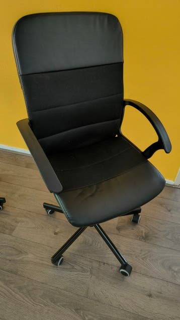 Ikea bureaustoel gebruikt (gratis)