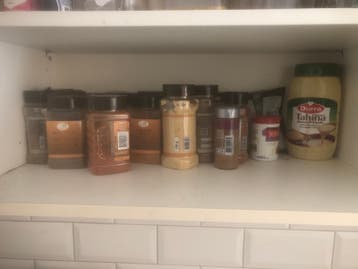 Diverse kruiden en specerijen voor de keuken