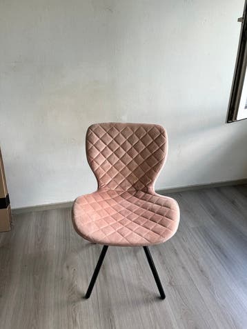 Roze fluwele eetkamerstoel
