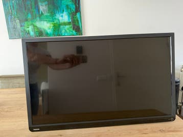 Gratis af te halen: Toshiba 32 inch LCD TV (model 32W1433DG)