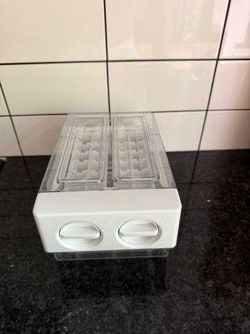 Ijsblokbakje vriezer gratis