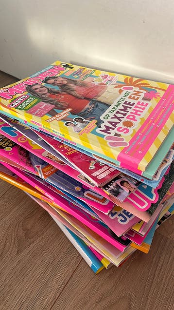 Grote stapel Meiden tijdschriften