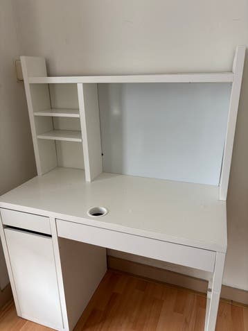 Gratis bureau + bureaustoel