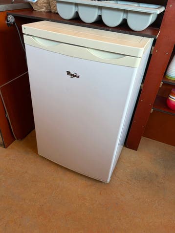 Whirlpool Koelkast, beamer scherm en grill