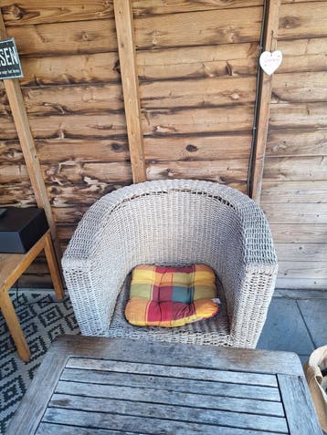 Comfortabele rotan fauteuil
