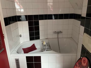 Extra diep ligbad 150 x 90 cm. Met bubbels.