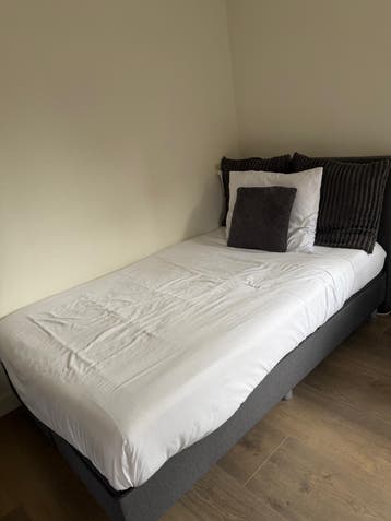 Gratis boxspring zonder topper , twijfelaar