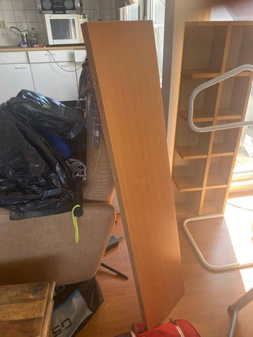 Houten plank voor aan de muur gratis af te halen