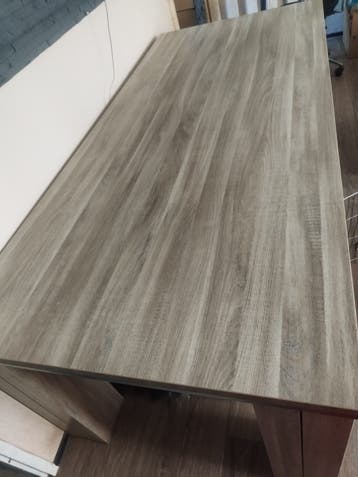 Eettafel en 4 fauteuils gratis