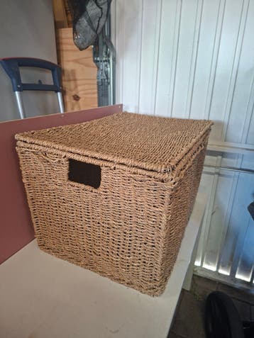 GRATIS mand voor bijv speelgoed.