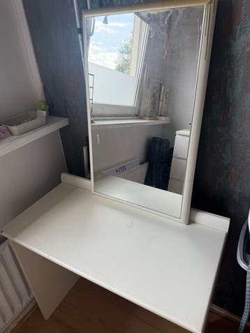Witte kaptafel met spiegel