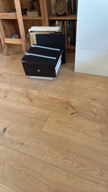 Gratis! Witte IKEA Kallax kast 4x3 met inzetten