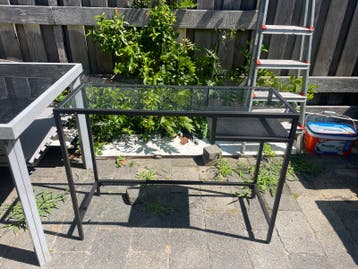 Ikea Glazen bijzettafel/console tafel met metalen frame
