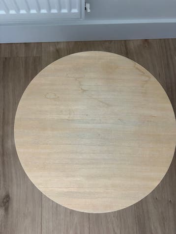 Ronde bijzettafel met opbergruimte
