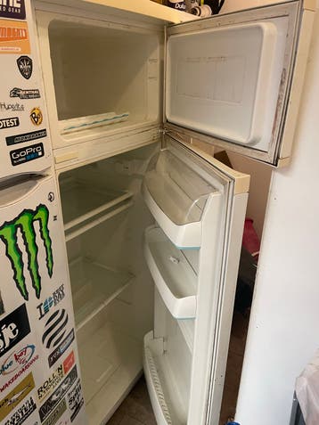 Gratis 2 gebruikte koelkasten - werken naar behoren