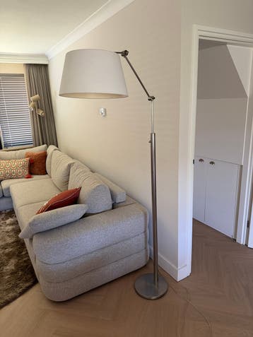 Gratis: Stijlvolle staande lamp met stoffen kap