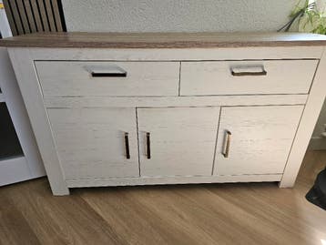 Dressoirkast gratis
