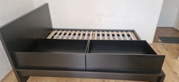 MOET ZSM WEG!! zwart bed ikea + lattenbodem + 2 lades 140  2