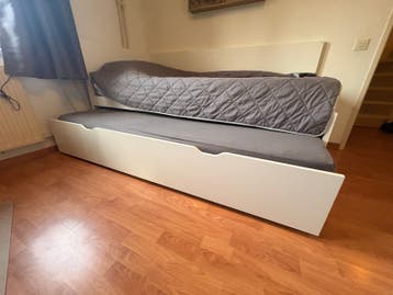 Gratis bed met onderschuifbed en opberg-hoofdeinde