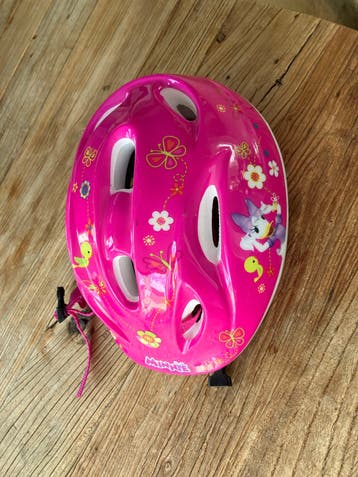 Roze kinderfietshelm met Minnie Mouse en bloemen
