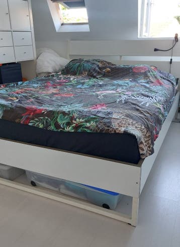 GRATIS bedframe 160x200cm + 2 lattenbodems