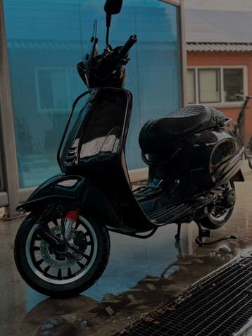 Kapotte scooter gezocht!!!!