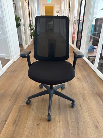 Zwarte Ergonomische Bureaustoel met Mesh Rugleuning