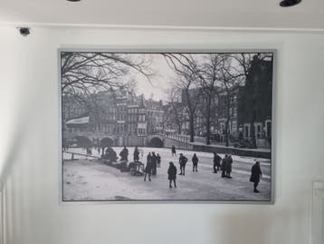 Grote ingelijste foto Amsterdam 1930 schaatsen