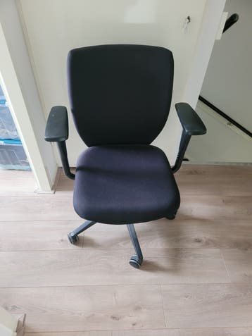 gratis bureau stoel zwart