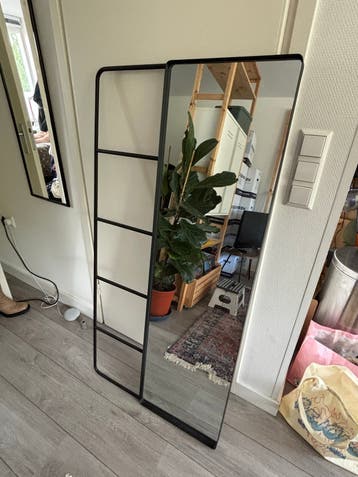 Spiegel met zwart rekje - 140x70 cm