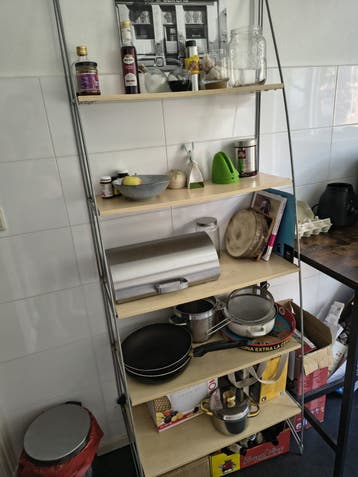 Gratis! Leun kast met 5 schappen