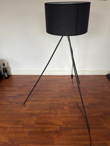 Zwarte vloerlamp met stoffen kap - gratis af te halen