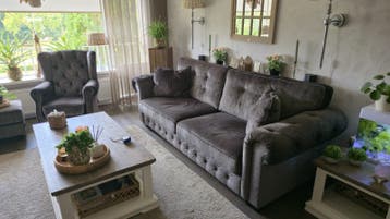 GRATIS ophalen bank met 2 fauteuils en hocker GRATIS