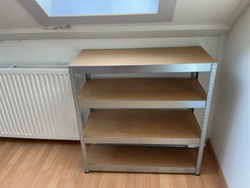Lage stellingkasten.    GRATIS