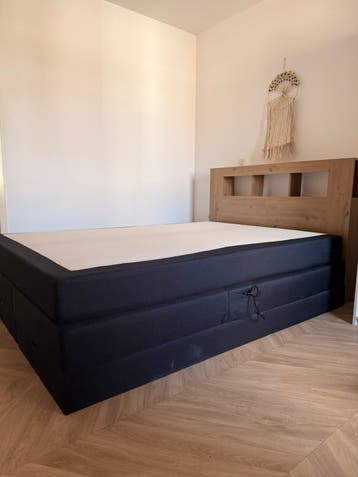 Boxspring elektrisch kleur zwart 140x200