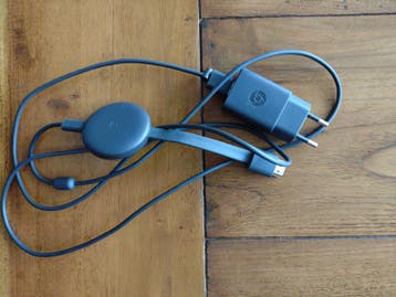 Google Chromecast met adapter