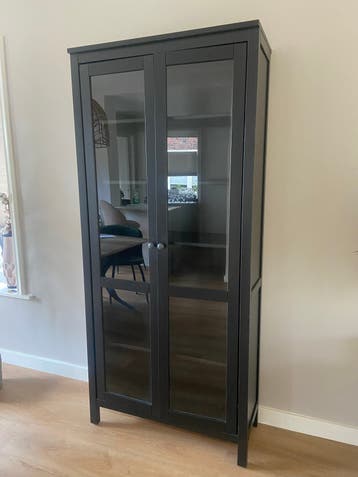 IKEA Hemnes vitrinekast zwart/donkerbruin